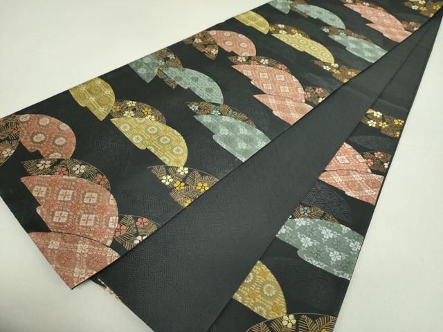 平和屋着物○六通柄袋帯 唐織 遠山花文 黒地 金糸 正絹 逸品