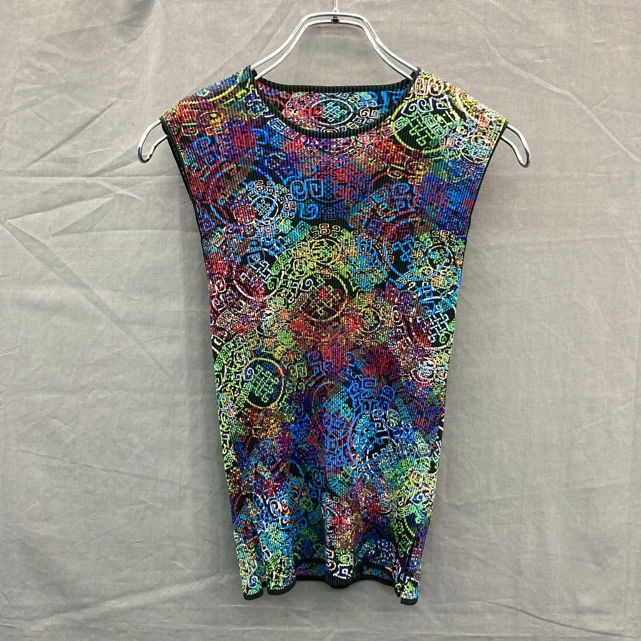 ISSEY MIYAKE FETE イッセイミヤケフェット トップス ノースリーブ マルチ