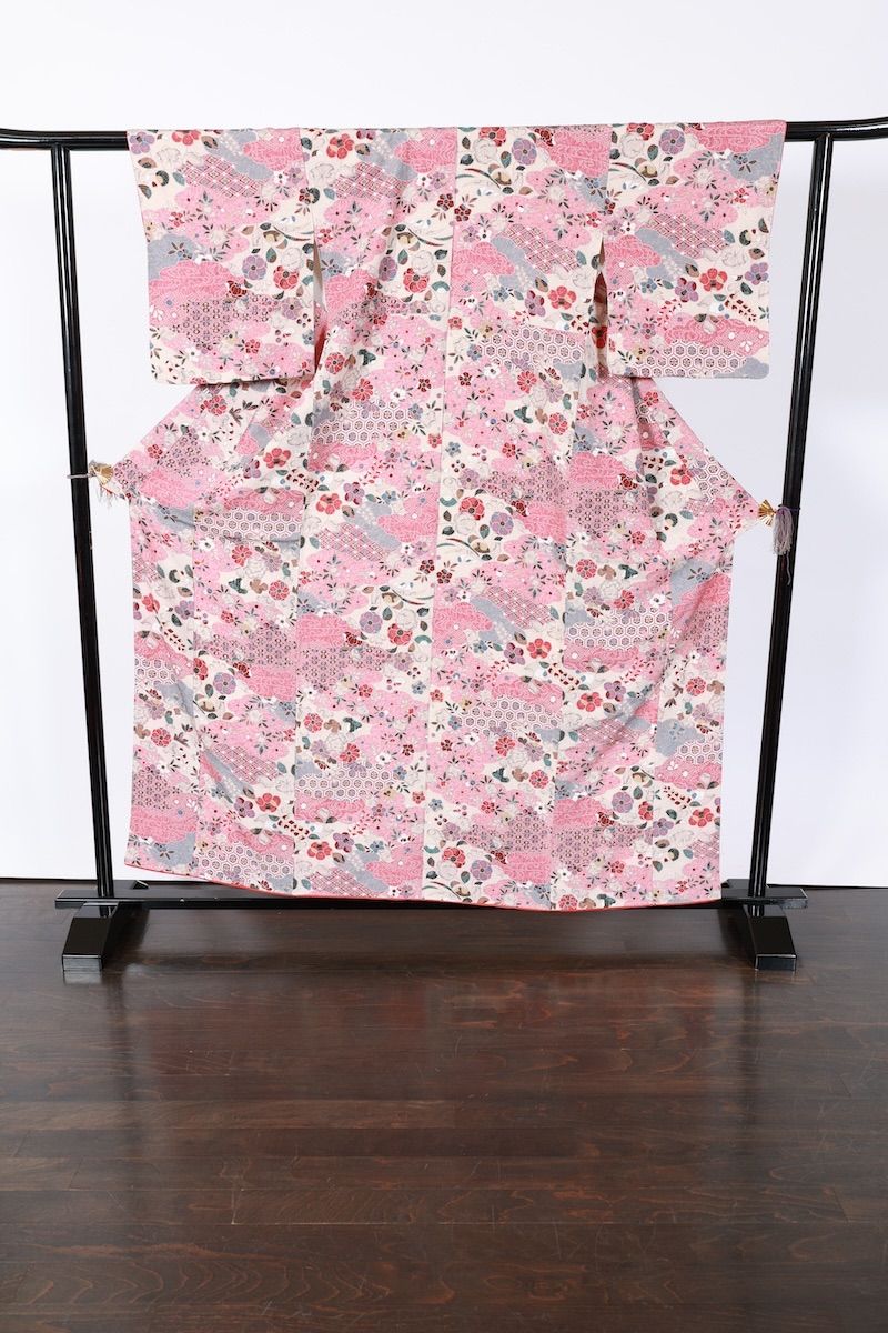 小紋　辻ヶ花　オフホワイト　ピンク　ブルー　グリーン　紫　墨　ゴールド　B944 小紋 辻ヶ花 オフホワイト ピンク ブルー グリーン 紫 墨 ゴールド B944