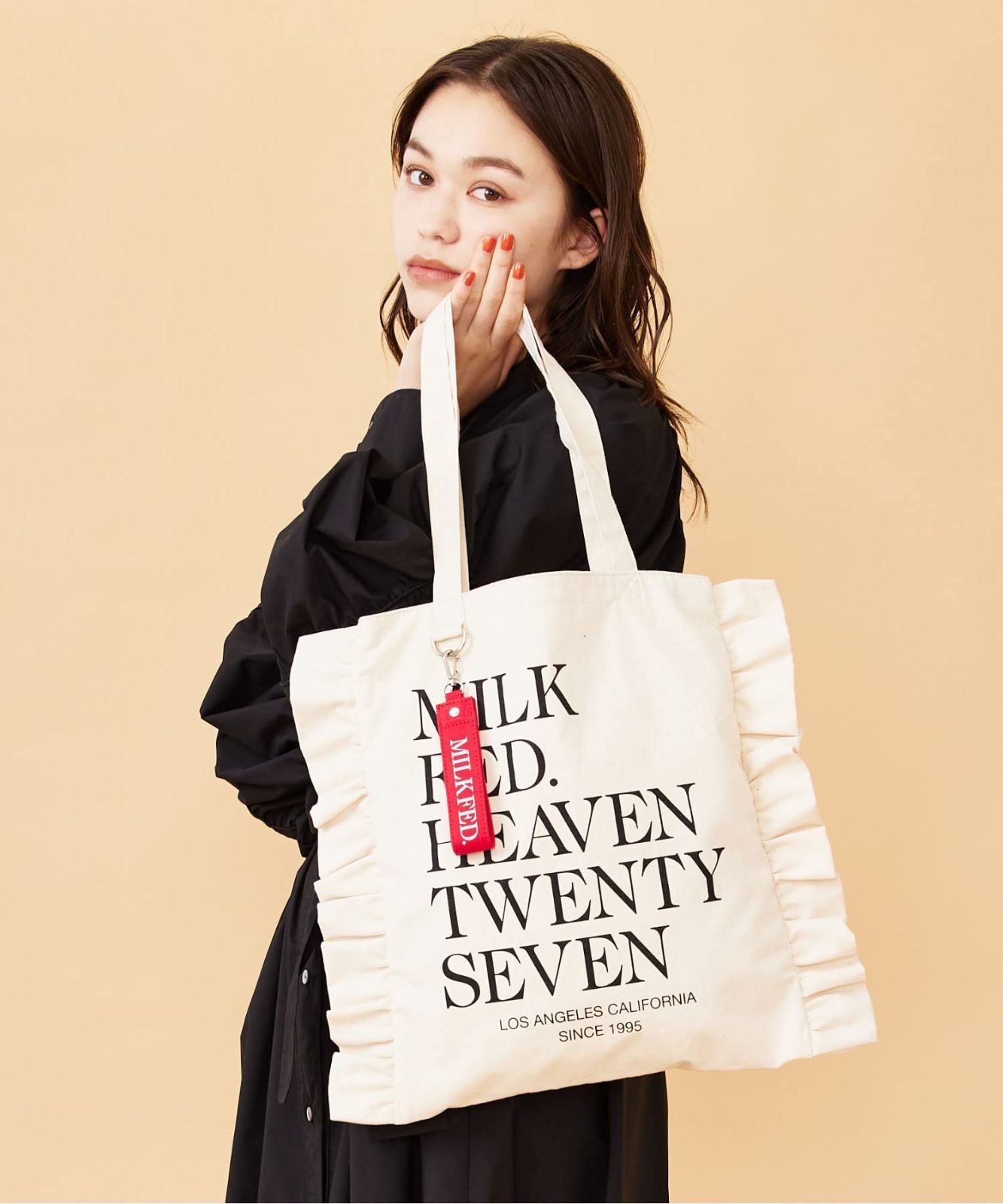 色: ホワイトミルクフェド トートバッグ LOGO FRILL TOTE fkip.unmul.ac.id