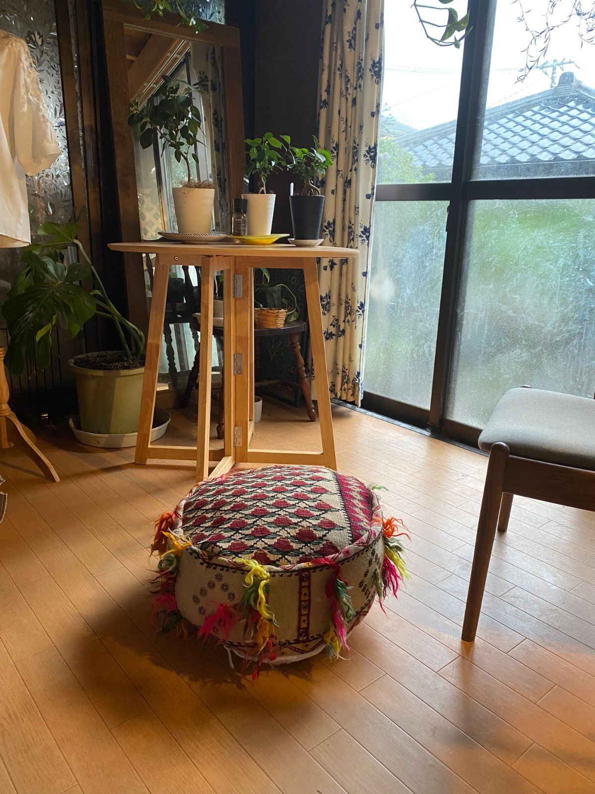 世界に一つ当店オリジナルのプフ シイルトバッタニイェとセネキリム