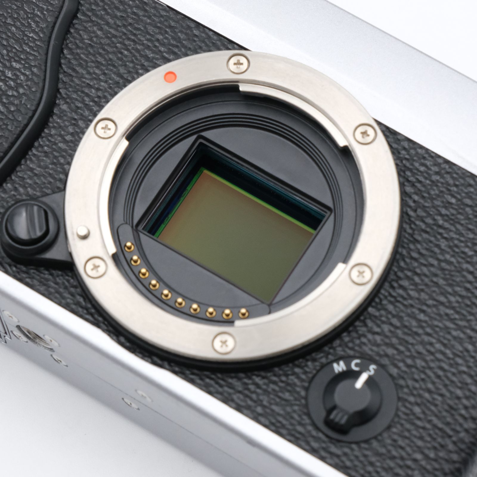 良品】FUJIFILM X-E2 シルバー バッテリー/充電器/ストラップ