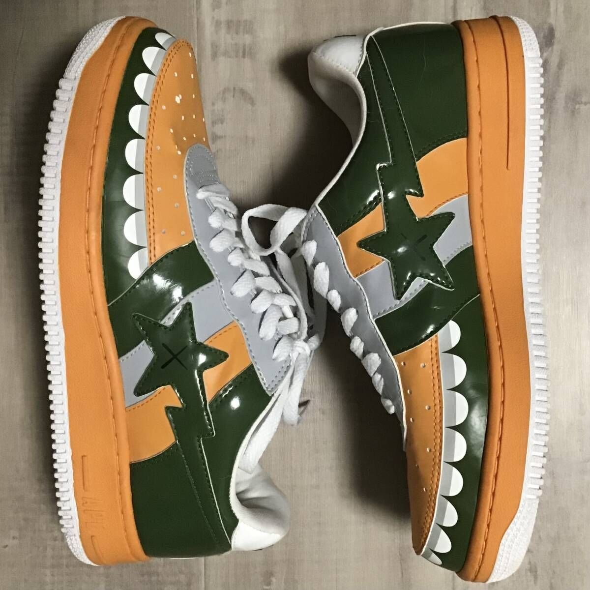 KAWS CHOMPERS BAPE STA エナメル スニーカー 27.5cm Green Orange a