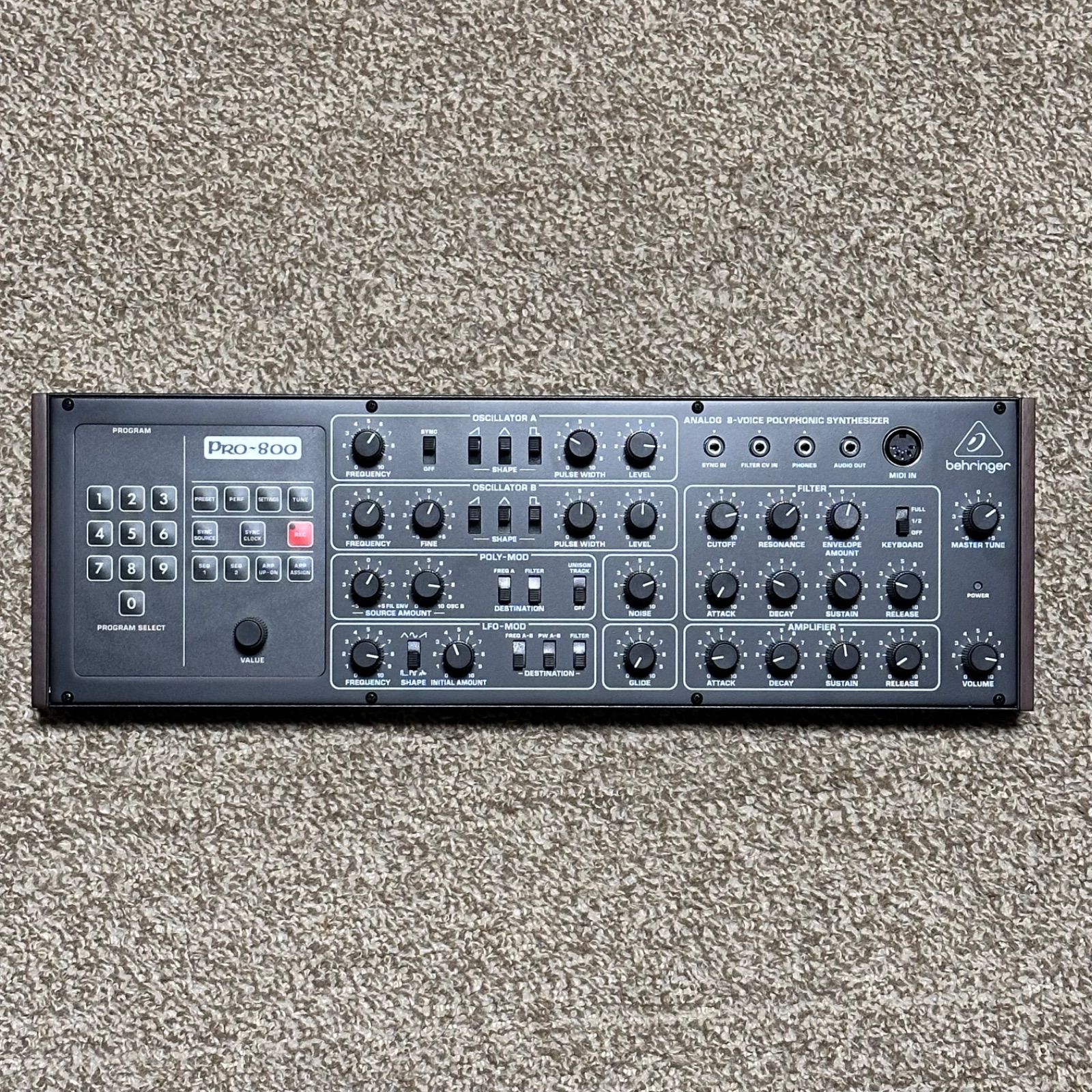 アウトレット品 Behringer PRO-800 アナログ8ボイスポリフォニックシンセサイザー