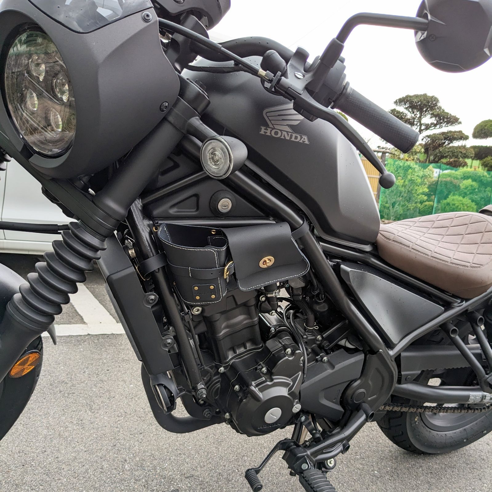 エンジン横隠し 本革レザーバック左右セット