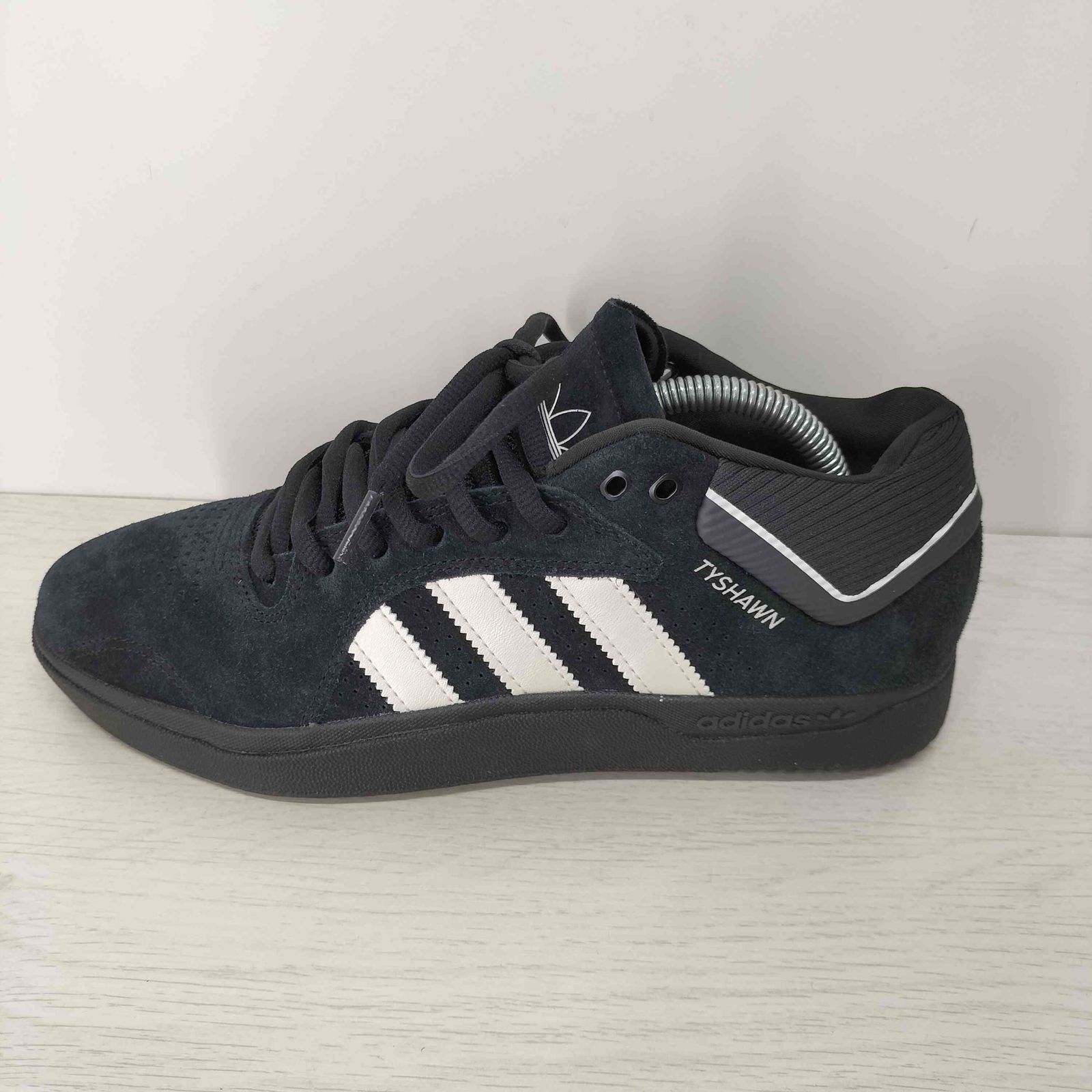 adidas Tyshawn スニーカー 25.5 楽天市場】adidas アディダス スニーカー スケートシューズ TYSHAWN