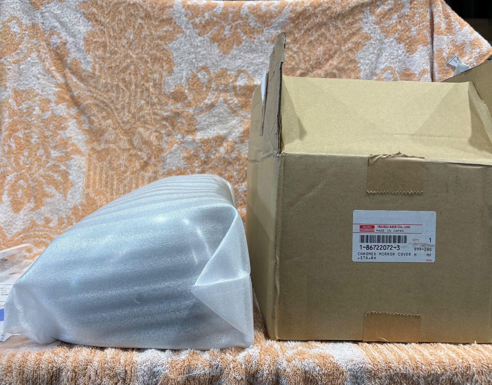 いすゞ純正メッキミラーカバーRH〔1-86722072-3〕