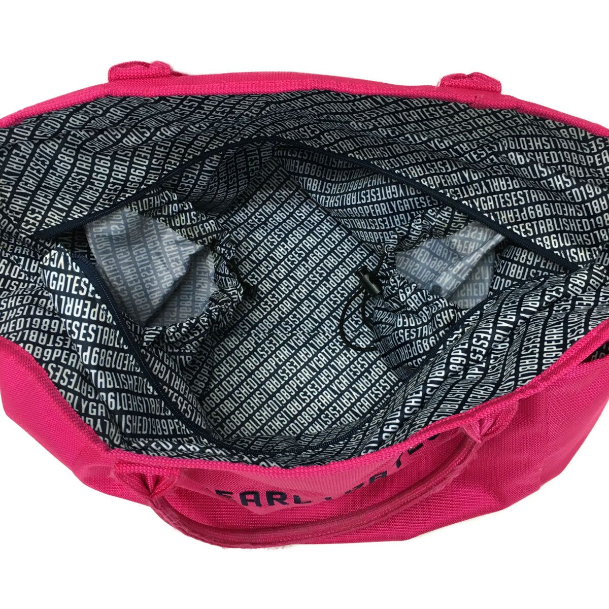 PEARLY GATES ピンクトート型ボストンバッグ ロッカーバッグ大型トート PEARLY GATES（パーリーゲイツ） ビッグトートバッグ ピンク×黒 ロゴ