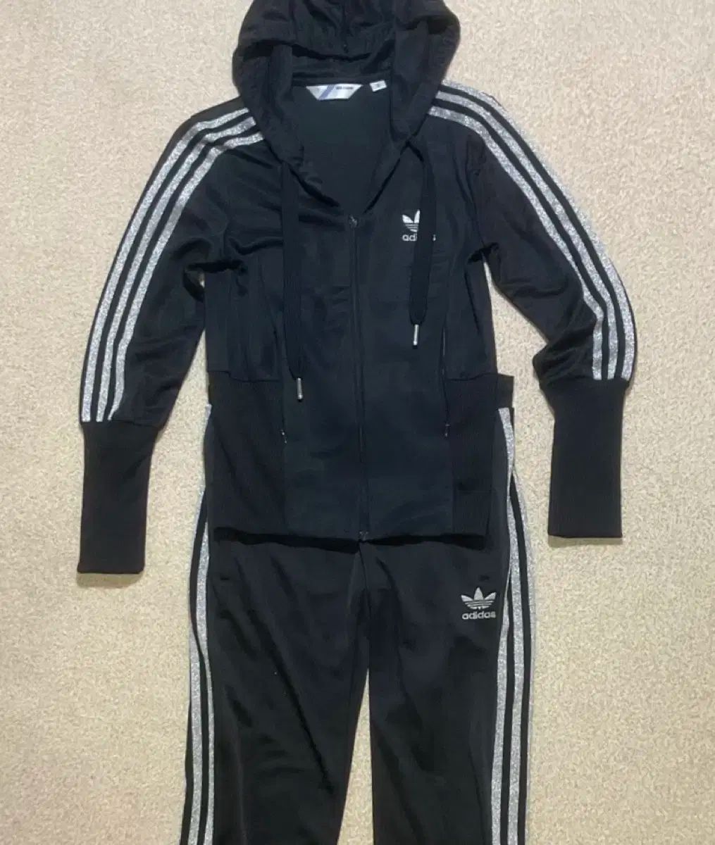adidas(アディダス) シルバー グリッター フード ジャージ