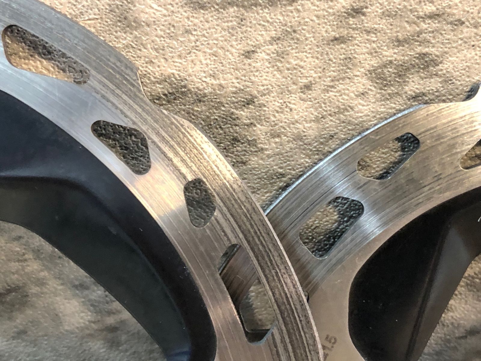 センターロック