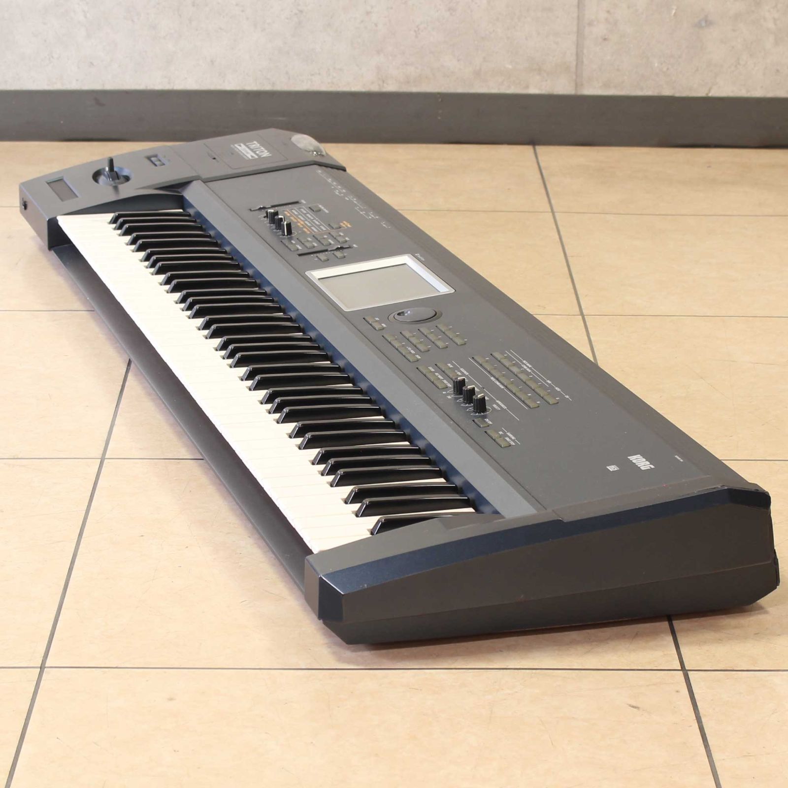 KORG TRITON Extreme 76 Junk