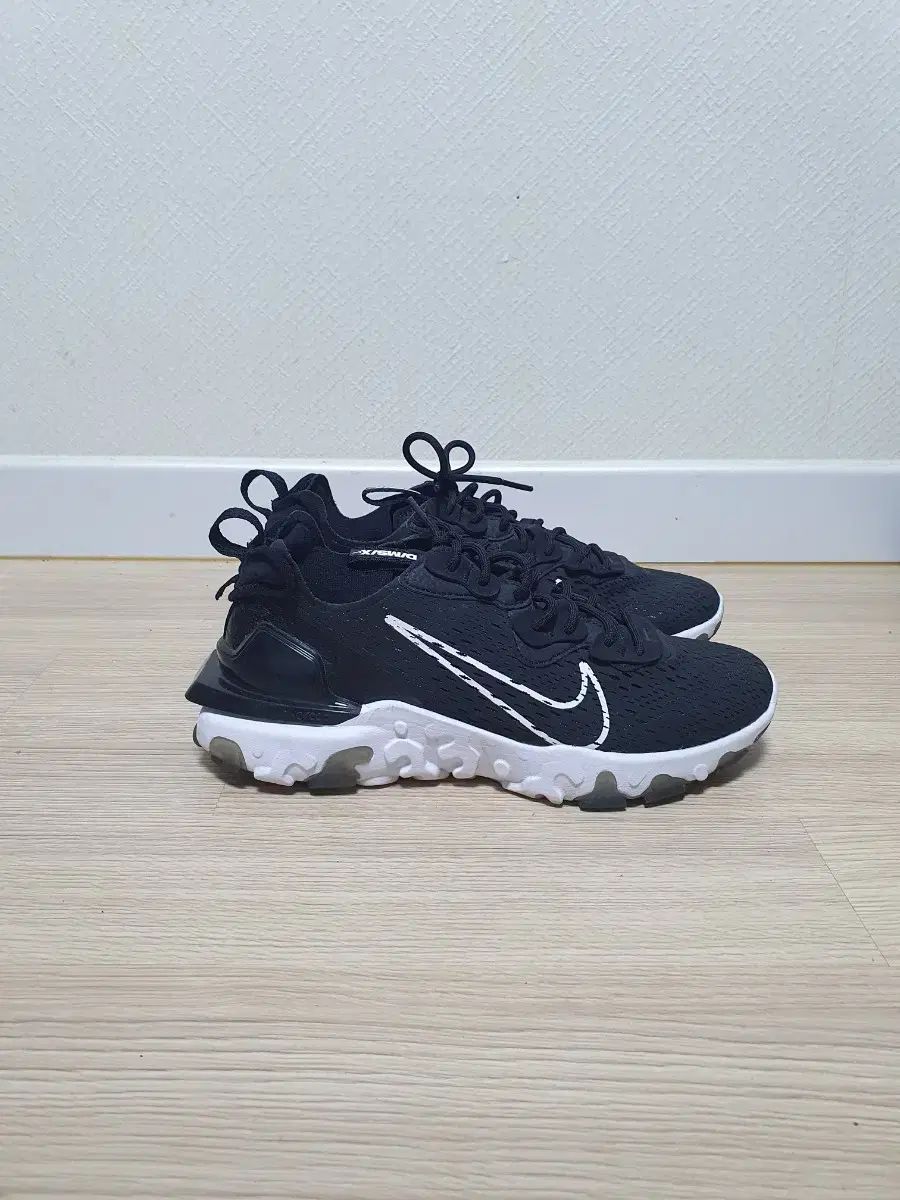【雷市場（ポンジャン）商品韓国直送】NIKE(ナイキ) リアクト コート ビジョン サイズ 265