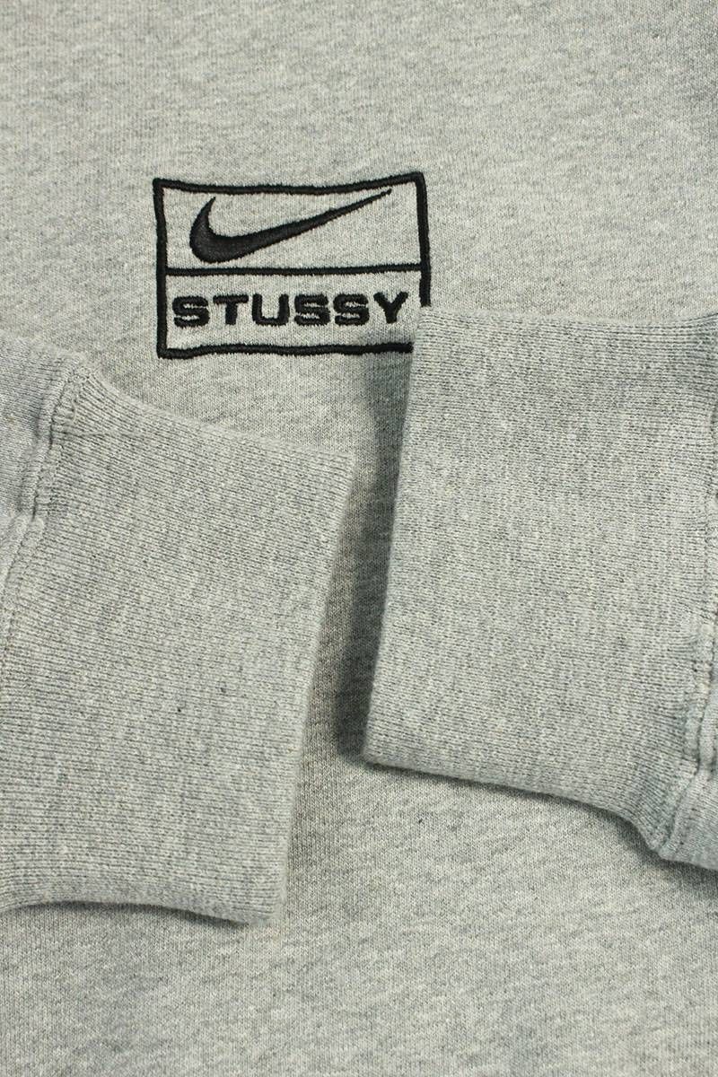 ナイキ ×ステューシー STUSSY Fleece Crew Grey DO9337-063 ロゴ刺繍