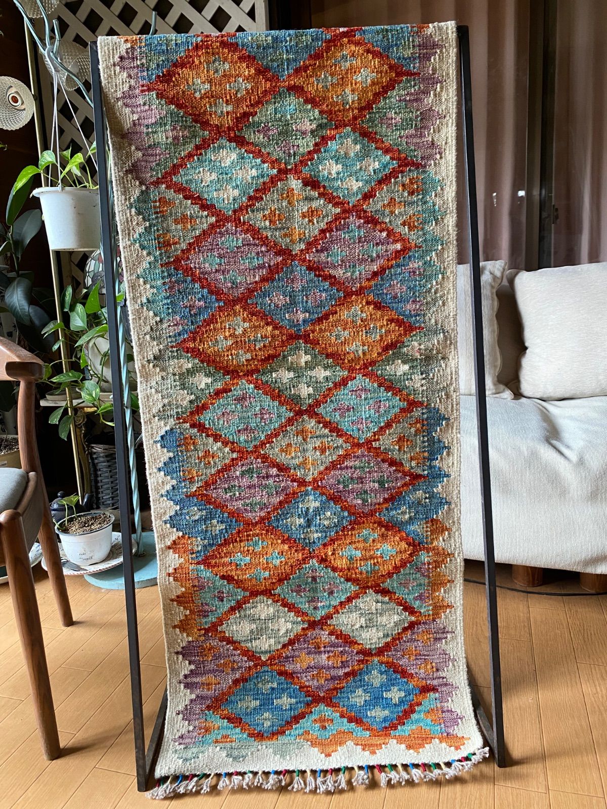 アフガニスタンの手織り草木染リバーシブルのキリム センスの良い素敵なキリム選びました