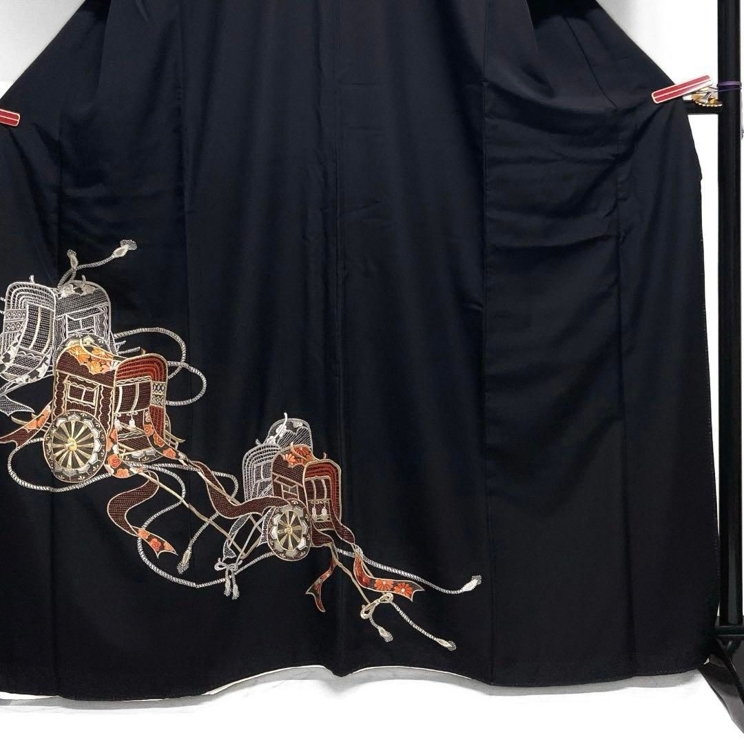 黒留袖　刺繍　相良刺繍　金糸　銀糸　水引　梅花　御所車　着物　054a d 黒留袖 刺繍 相良刺繍 金糸 銀糸 水引 梅花 御所車 着物 054a d
