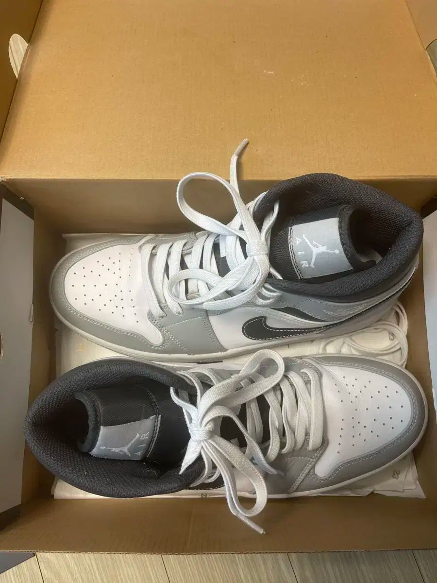 NIKE ナイキ エア ジョーダン 1 ミッド グレー ハイ