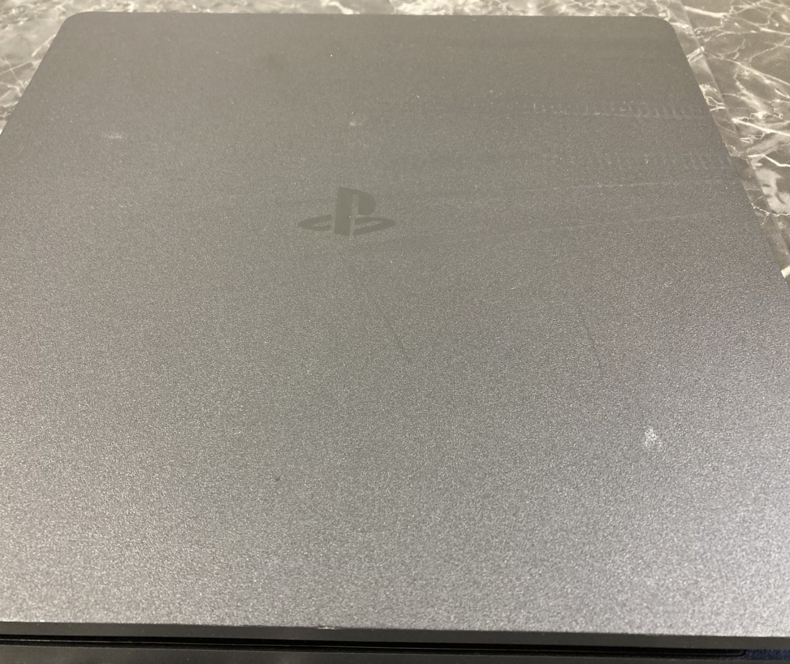 25. プレイステーション4本体