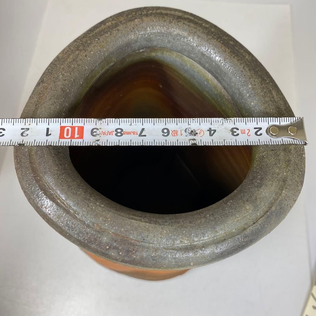 出来良 伊勢崎満 備前三角花入 共箱 高さ約24.1㎝ 東さ6-1102② - メルカリ