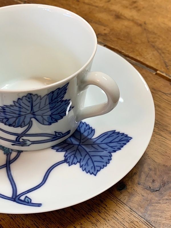 今泉今右衛門 錦苺絵紅茶碗 カップ＆ソーサー 2客セット 錦苺絵紋