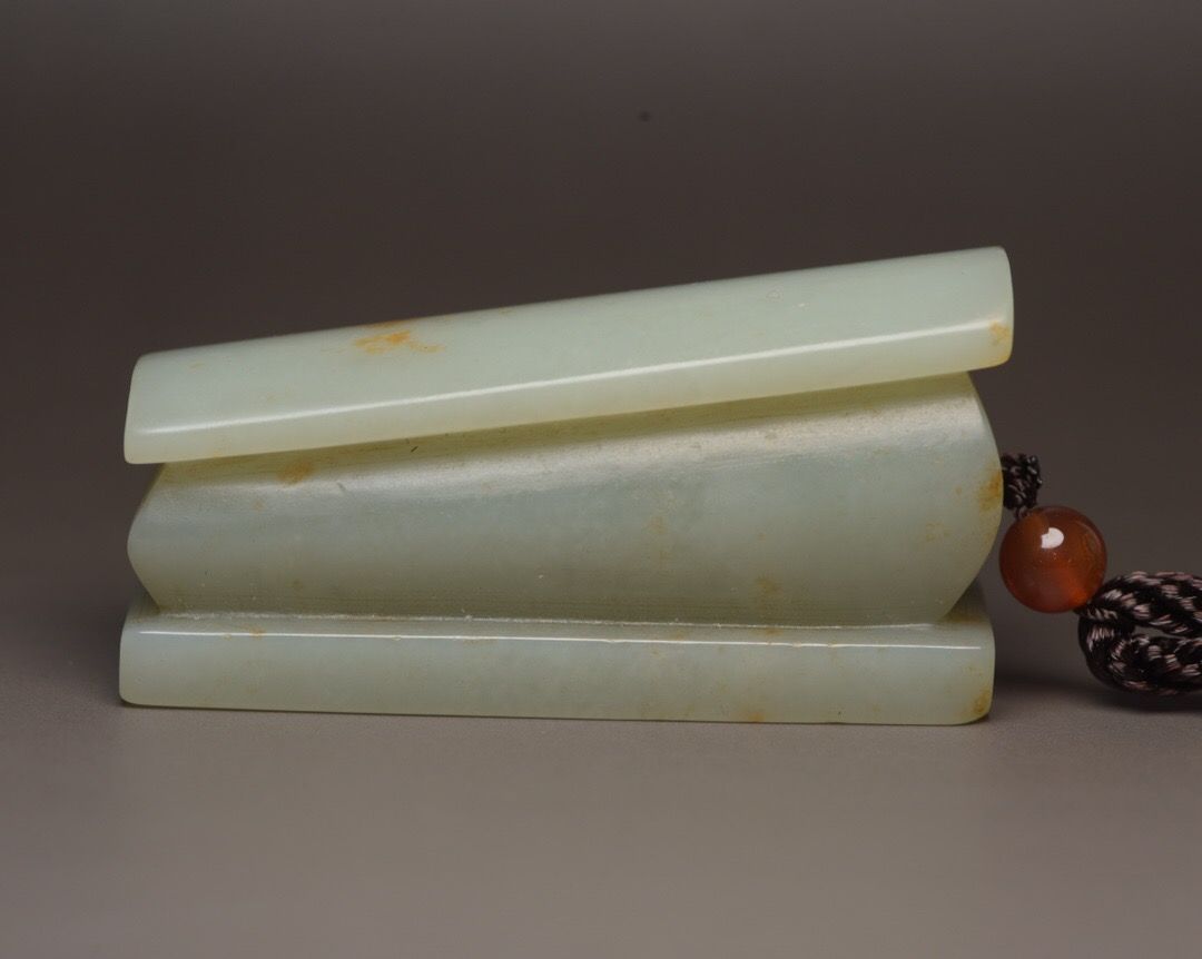 白玉 翡翠彫刻 縁起物 魚① 根付 古玩 白玉 根付 古玩 砡 仏像☆古い⁄