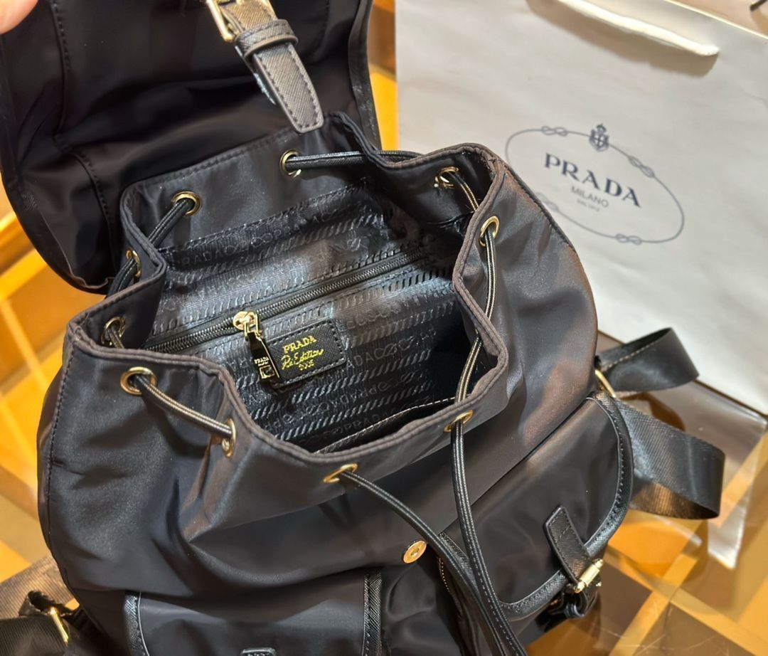 プラダ三点セット 楽天市場】プラダ ピンブローチ/ピンバッジ 3点セット PRADA
