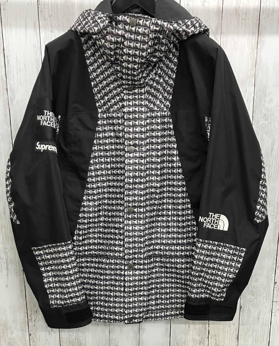 THE NORTH FACE × Supreme 21SS Studded Mountain Light Jacket
