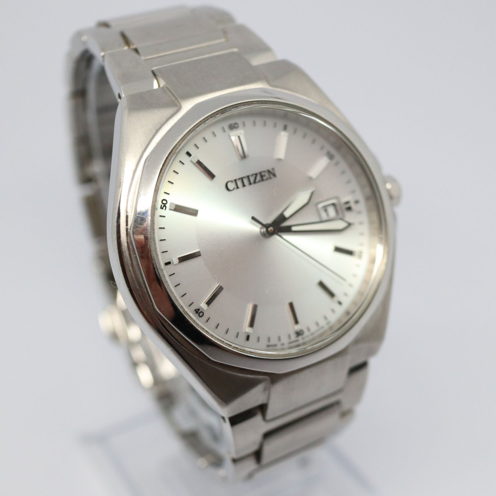 稼働品】CITIZEN シチズン メンズ 腕時計 ECO DRIVE ソーラー ホワイト シルバー E111-S080703 - メルカリ