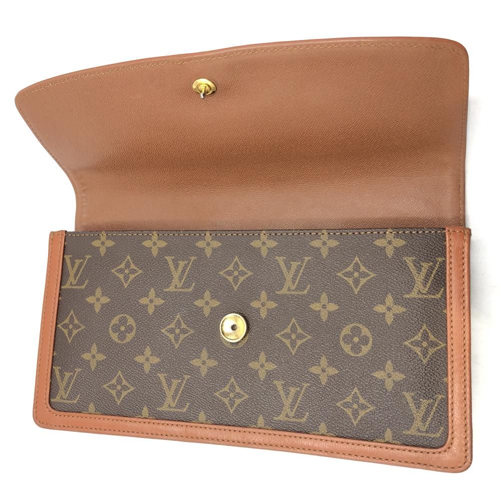 LOUIS VUITTON ブラウン クラッチバッグ 中古・古着通販】LOUIS VUITTON (ルイ ヴィトン) クラッチバッグ