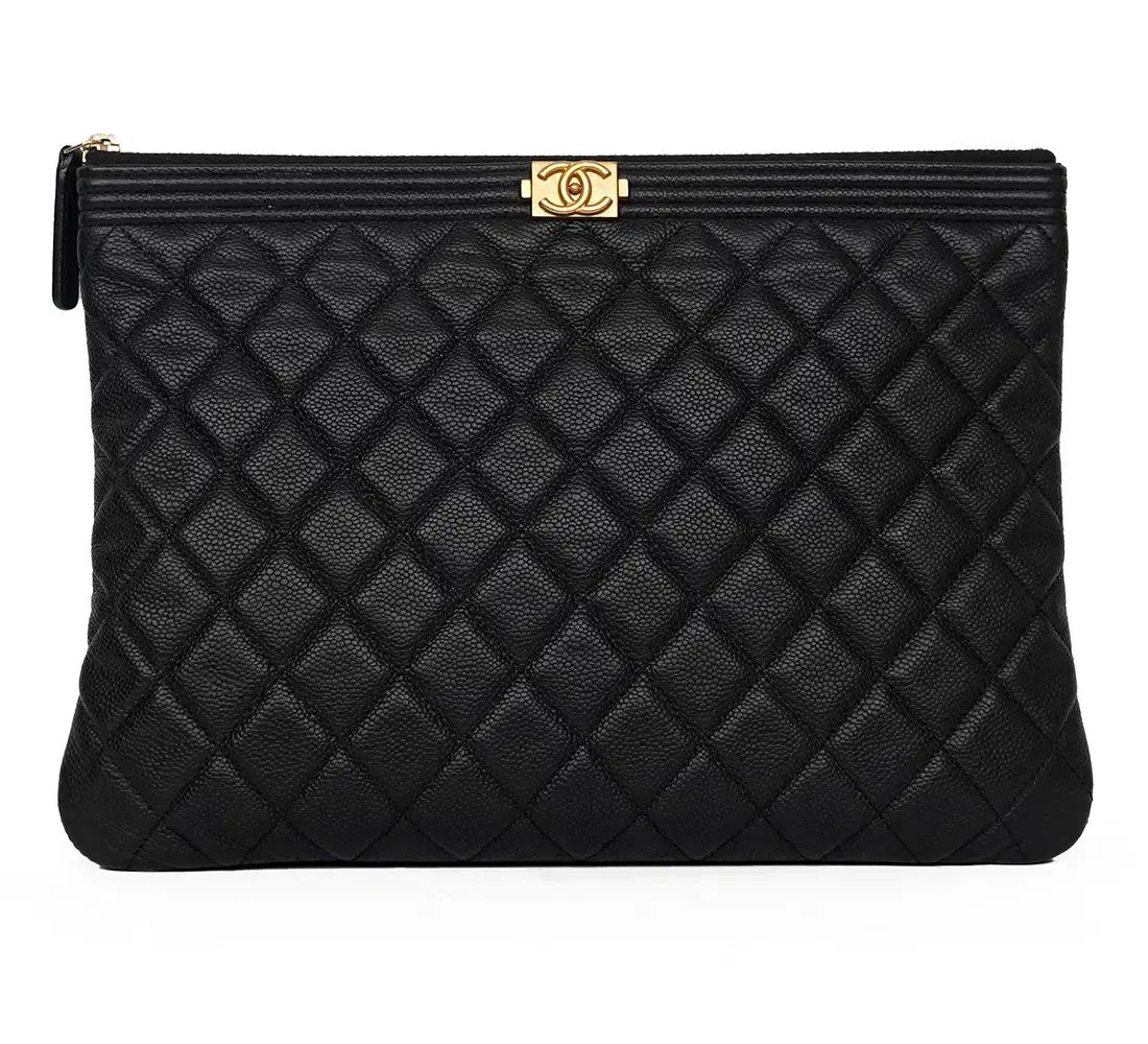 ブランド CHANEL ボーイ クラッチバッグ キャビア ニューミディアム 31番台