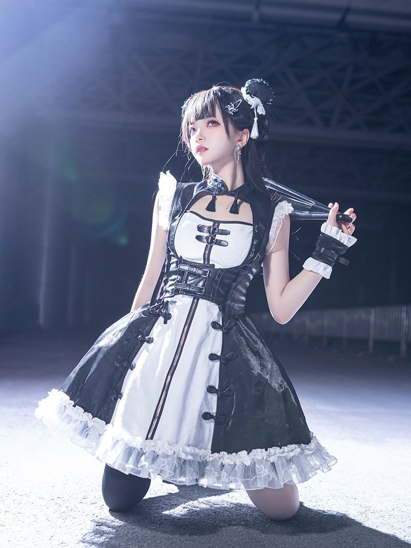 ロリータ風 暗黒パンクスタイル