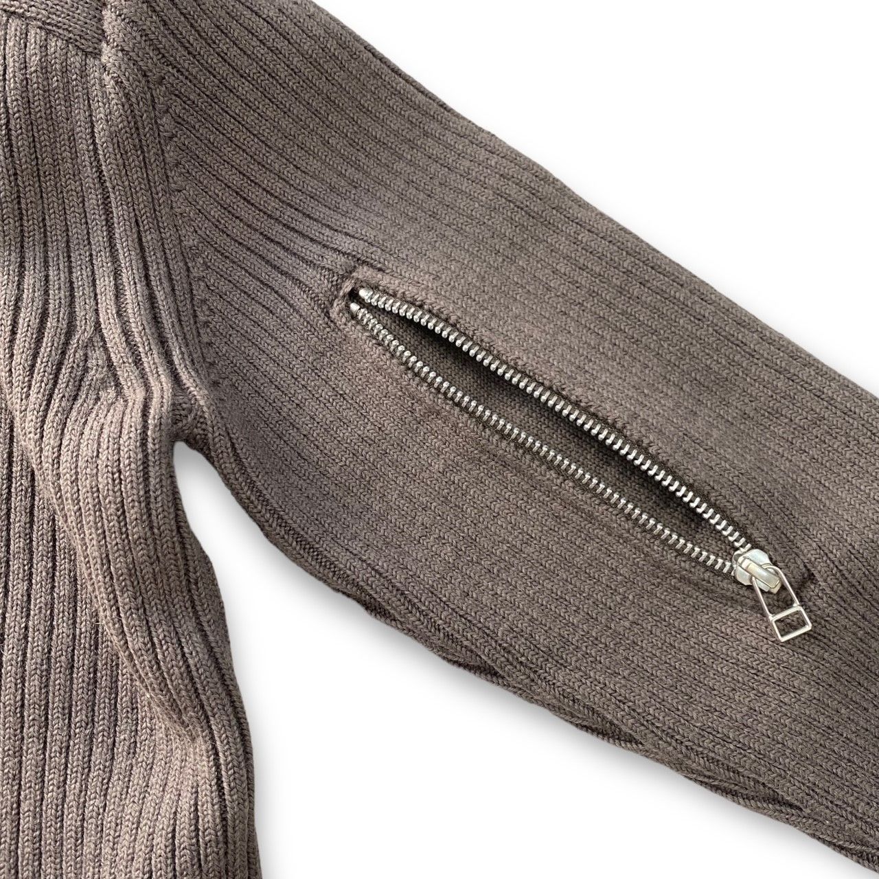 ジョンローレンスサリバン SHOULDER PAD KNIT SWEATER - メルカリ