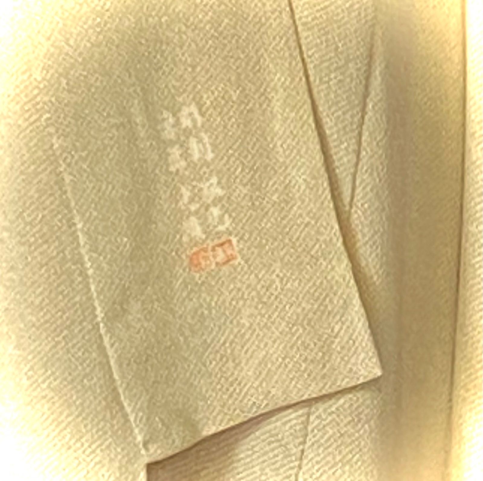 淡い抹茶の縮緬小紋〉作家物 一つ紋 汎用性高い コーデしやすい 美品 