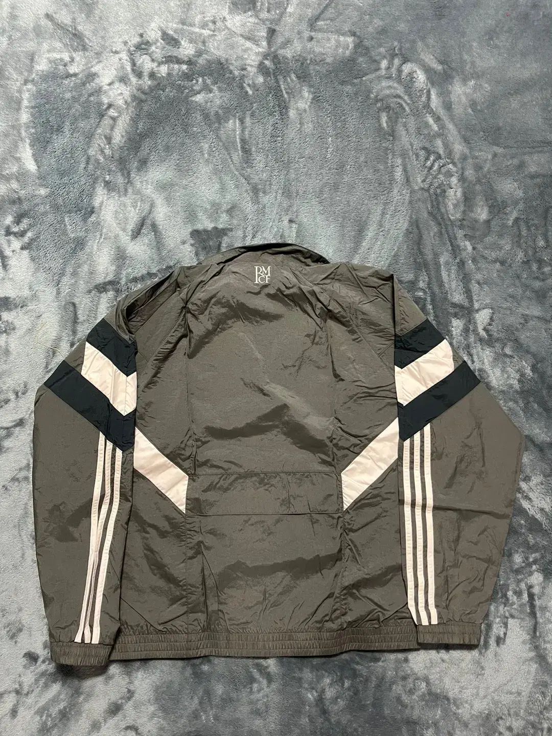 adidas アディダス