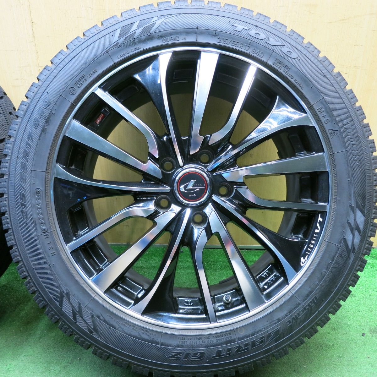 LEONIS 17インチ　スタッドレス　CHR等 215ー60ー17 LEONIS 17インチ スタッドレス CHR等 215ー60ー17 - メルカリ