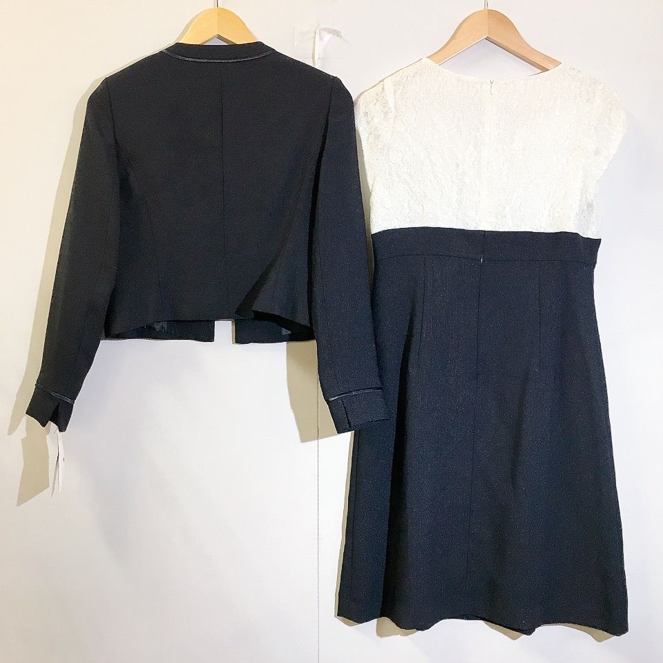 ＊美品【ADELLY】ダウンネックリボンワンピース　ブラック　ホワイト COLLECTION,2024 Spring＆Summer | ADELLY ONLINE SHOP