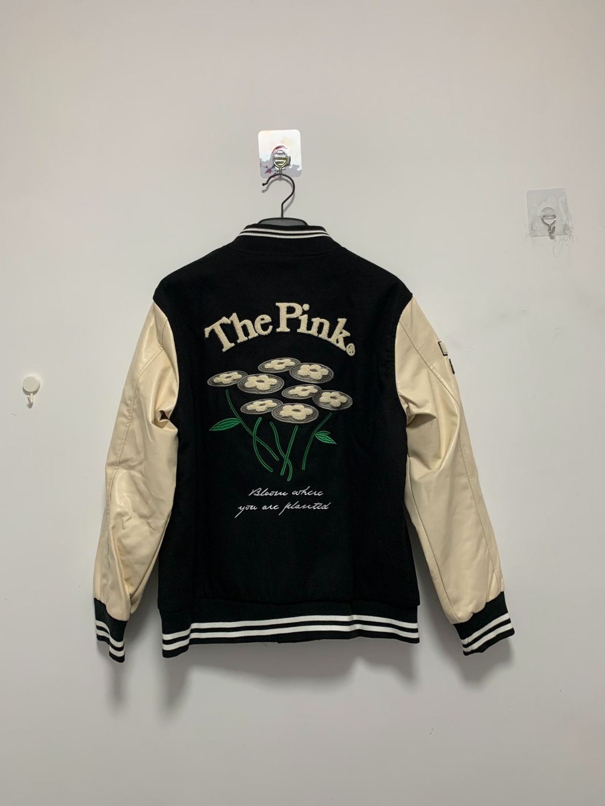 バンディーザピンク VANDY THE PINK Varsity Jacket バッグフラワー刺しゅう スタジャン 4周年記念 メンズ  import：L - メルカリ