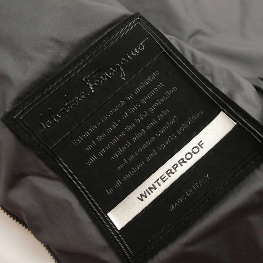 フェラガモ 中綿ベスト