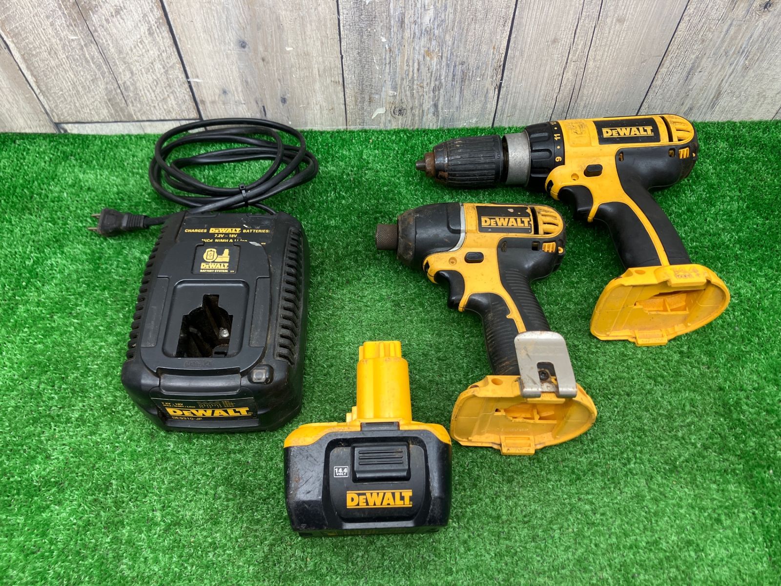 送料含む DEWALT インパクトドライバ ドリルドライバ DC837KL DC737 バッテリーD9140 充電器DE9319 アクトツール富山店 BY