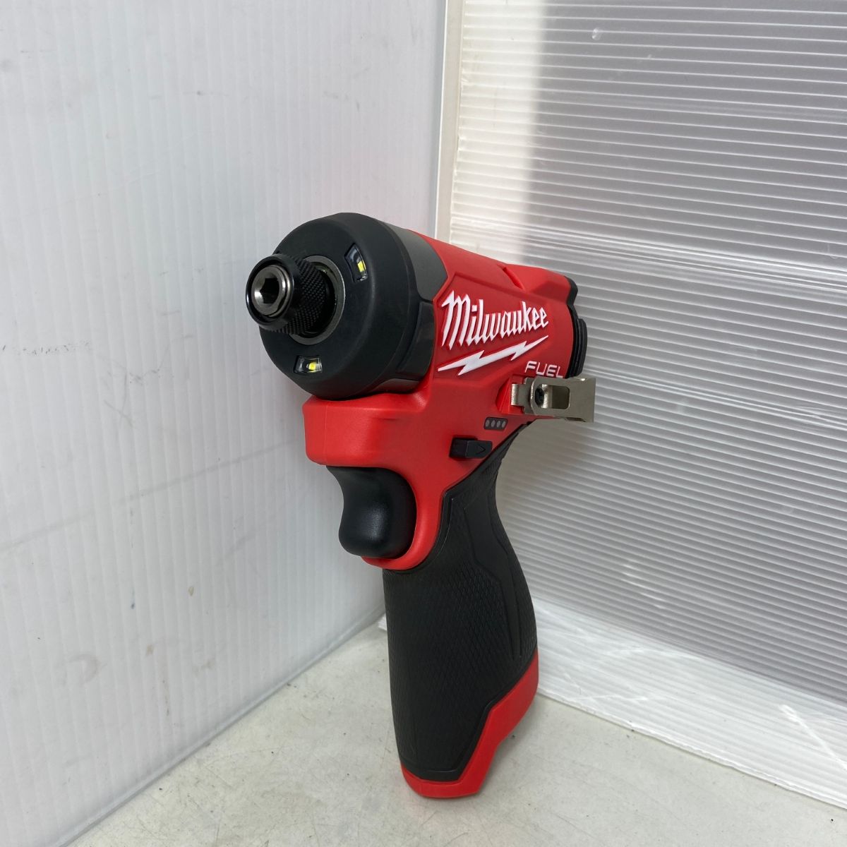 インパクトドライバ 12v