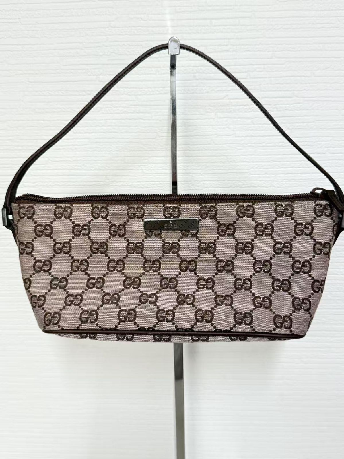 中古美品正規品 GUCCI グッチ GGキャンバス アクセサリーポーチ