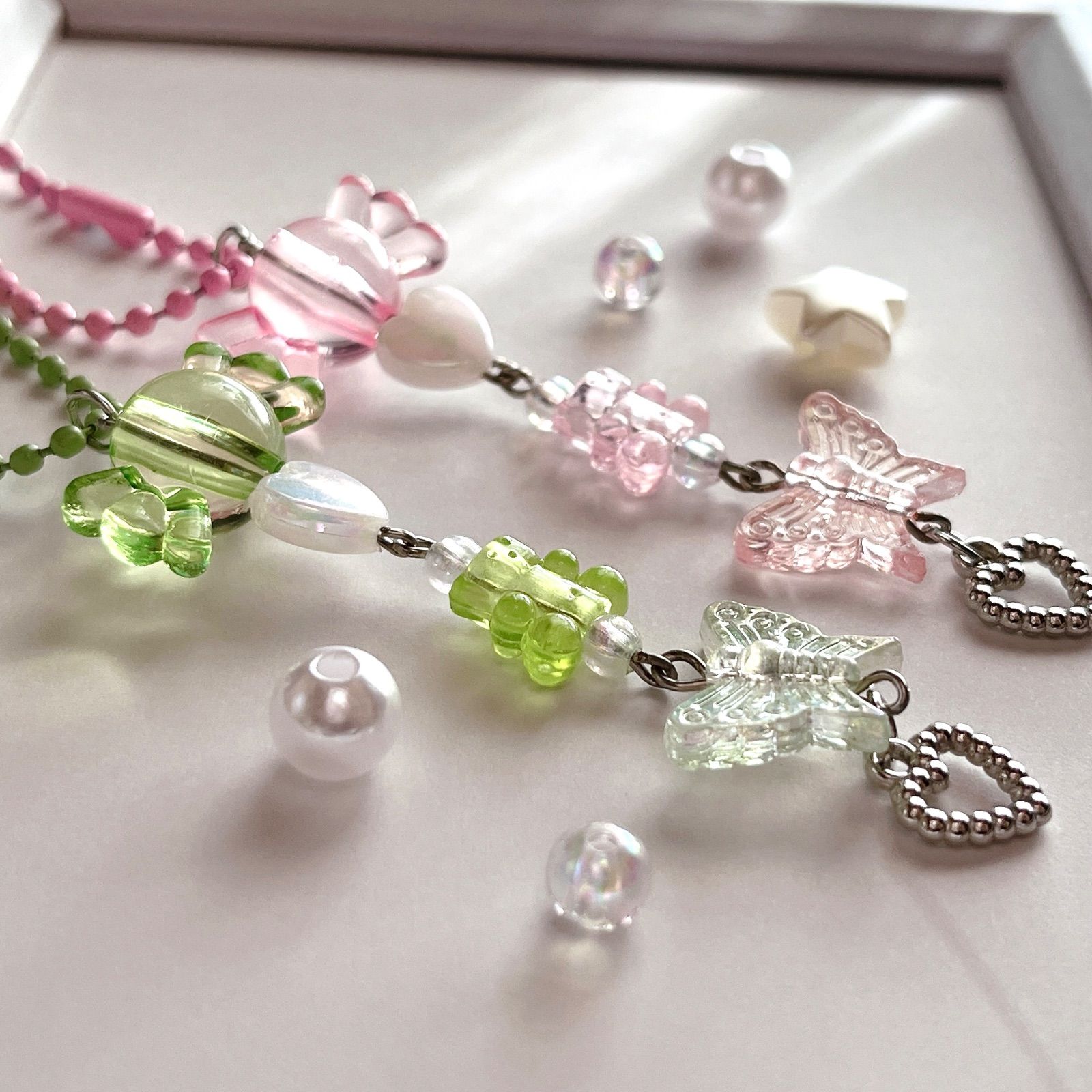 No4 選べる2種類/クリアキャンディ ビーズキーホルダー - メルカリ