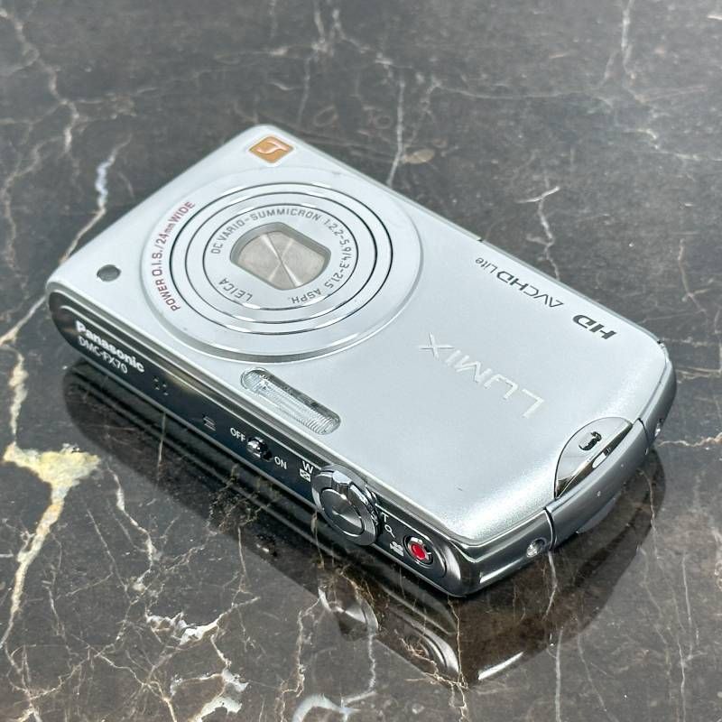 Panasonic LUMIX DMC-FX70 シルバー コンパクトデジタルカメラ