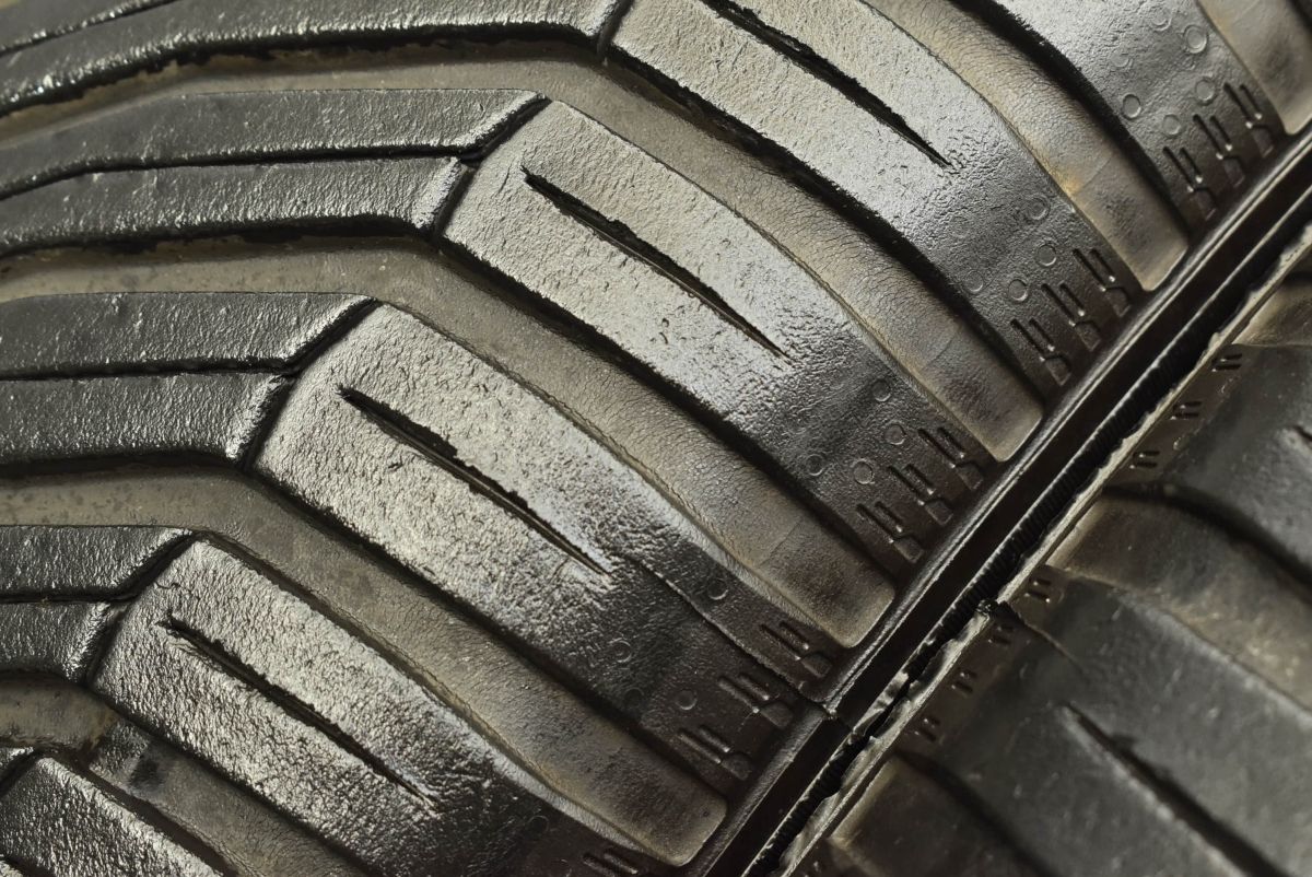 ニッサン スカイライン V36 セダン 235/50R18 スタッドレス