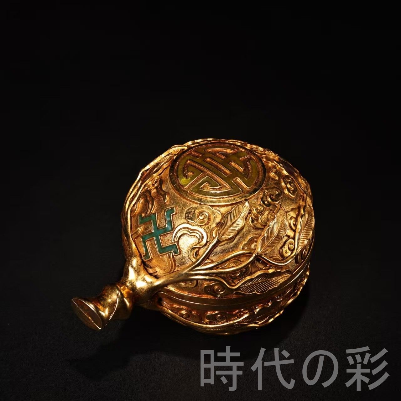 中国古美術 旧蔵および描金 寿桃首飾盒 高浮彫 紫銅 清代 古玩 唐物 中国古 時代物 装飾品 R07100127