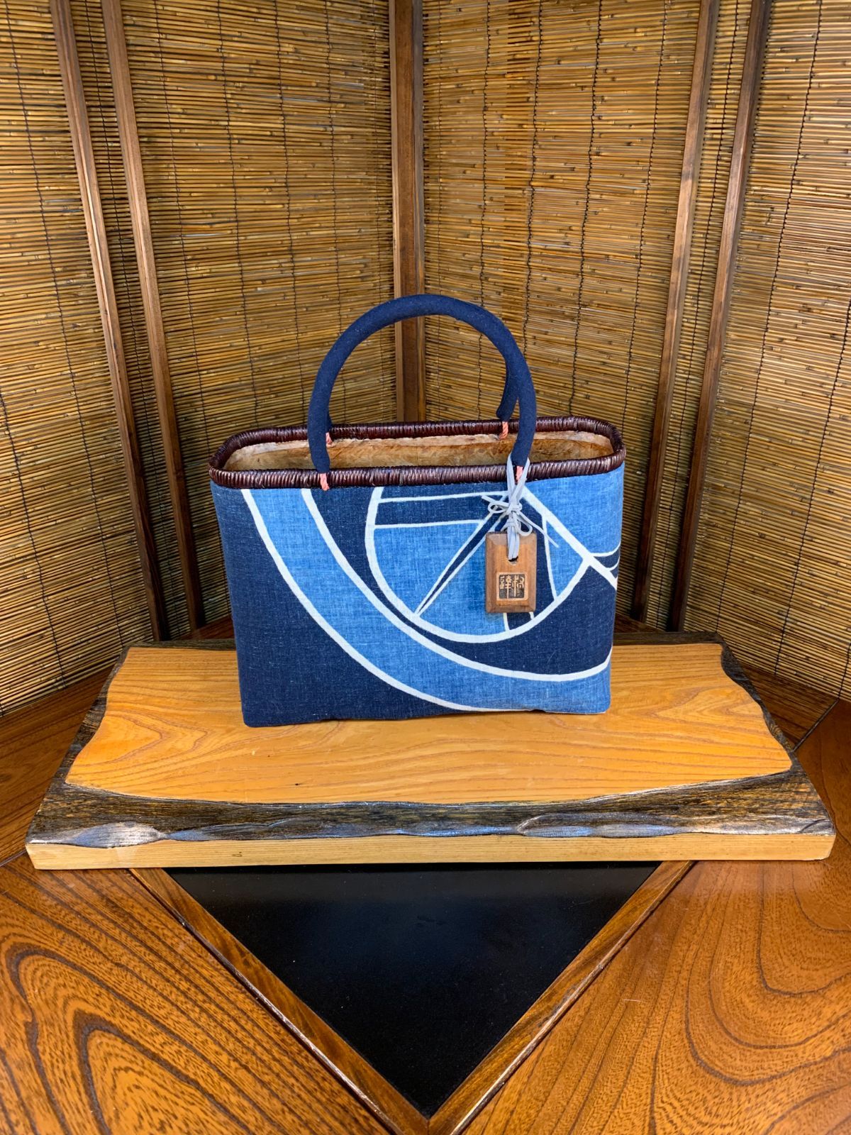 ストア かごバック 一閑張り 筒描 藍 1点物☆一閑張りバッグ籠バッグ一貫