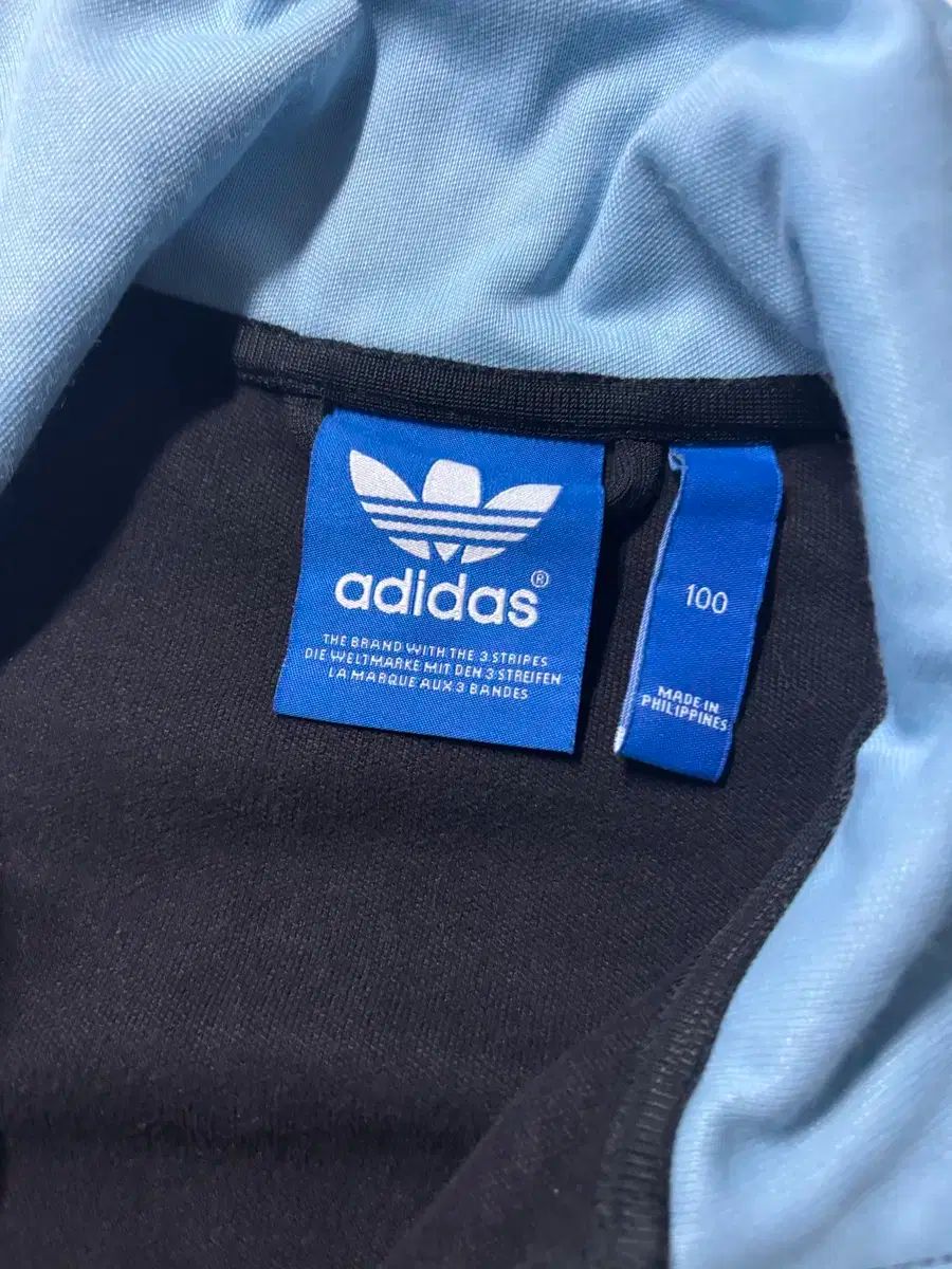 adidas アディダス