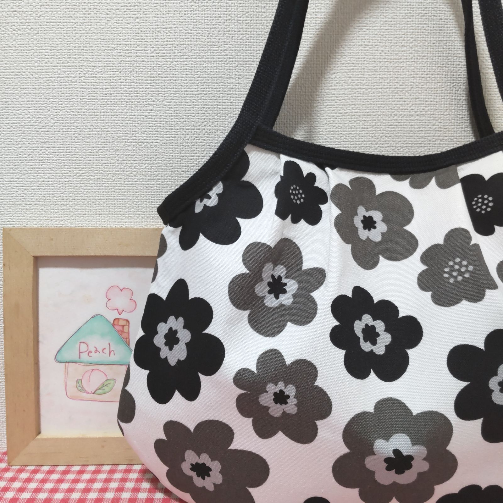 アンちゃん様　ご参考　ハンドメイド 黒 リネン 花柄 グラニーバッグ グラニーバッグ（北欧風＊花柄＊グレー ブラック） - メルカリ