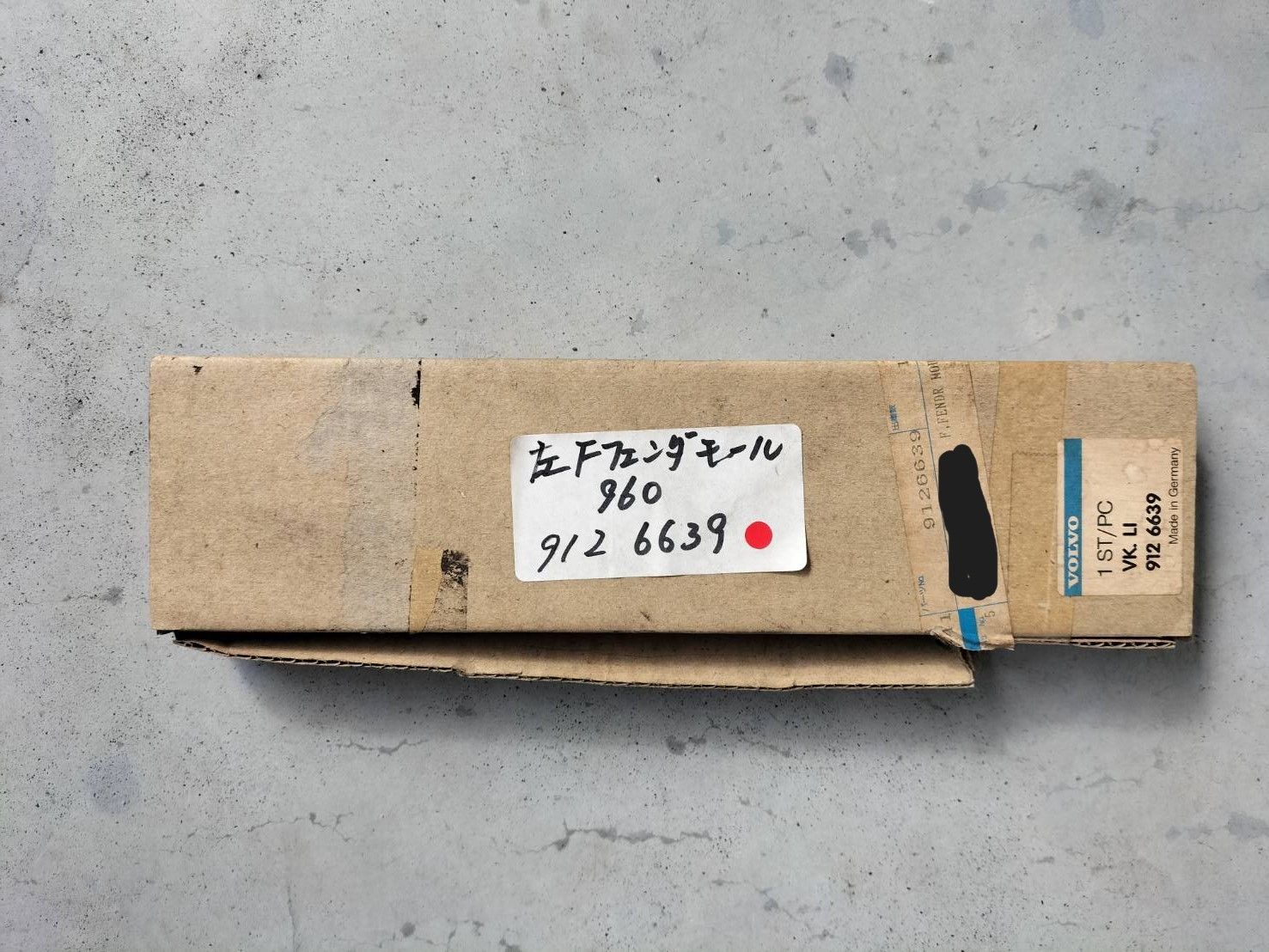 VOLVO　フェンダーモール，L.H　品番：9126639