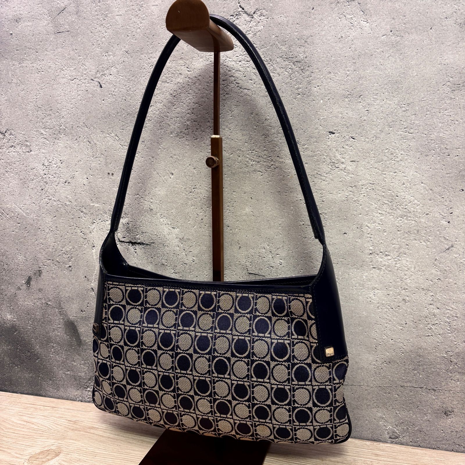 ✨Salvatore Ferragamo サルヴァトーレフェラガモ✨ ガンチーニ柄