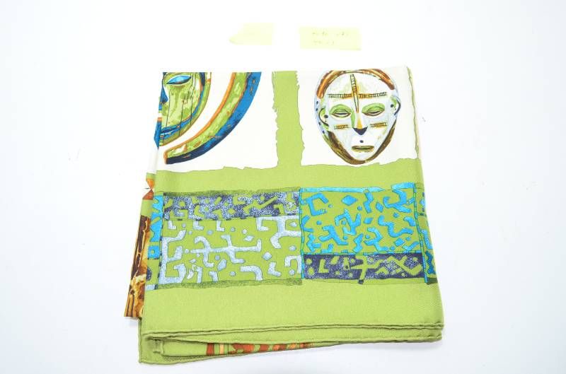 おしゃれになりたい エルメス HERMES シルクスカーフ Afrique アフリカ モチーフ 緑 グリーン Made in France